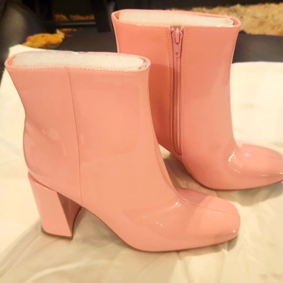 NEW Pink Boots (NEW) - Picture 1 of 8